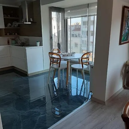 Newly Renovated In Kordon * Izmir