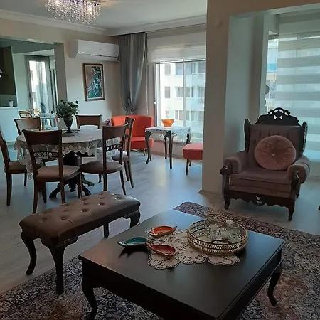 Apartment Newly Renovated In Kordon Izmir