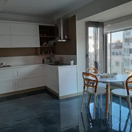 Newly Renovated In Kordon * Izmir