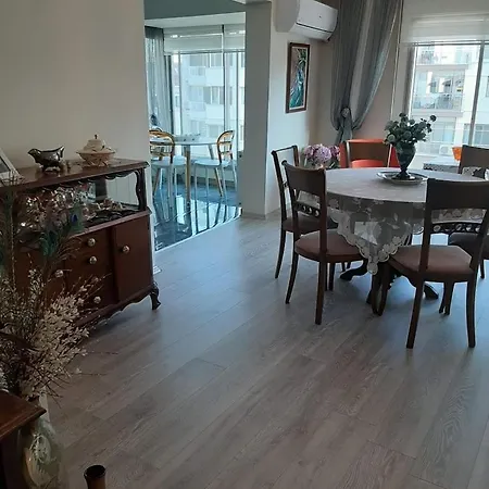 Newly Renovated In Kordon Apartment