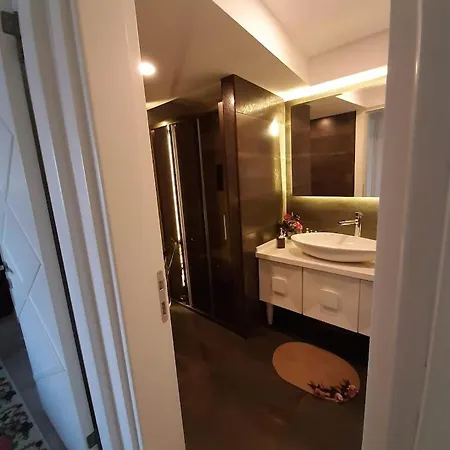 Apartment Newly Renovated In Kordon