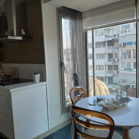 Newly Renovated In Kordon * Izmir