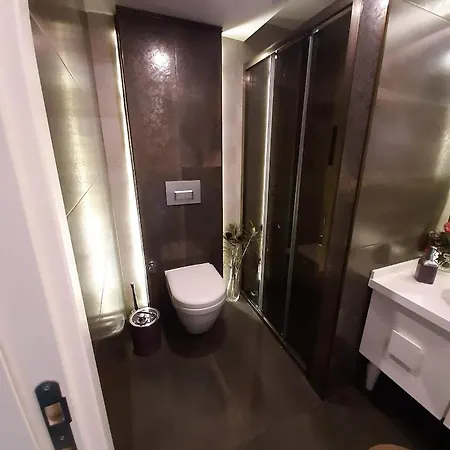 Newly Renovated In Kordon Apartment *