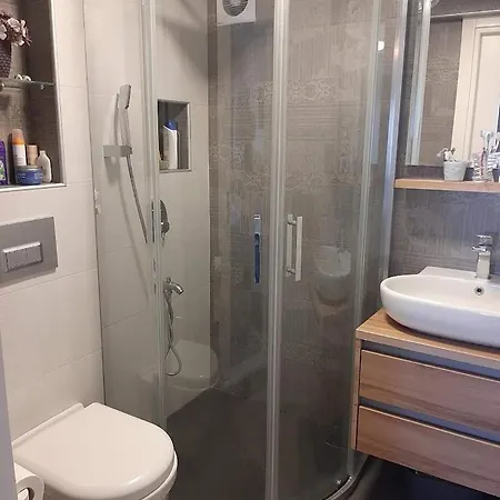 Newly Renovated In Kordon