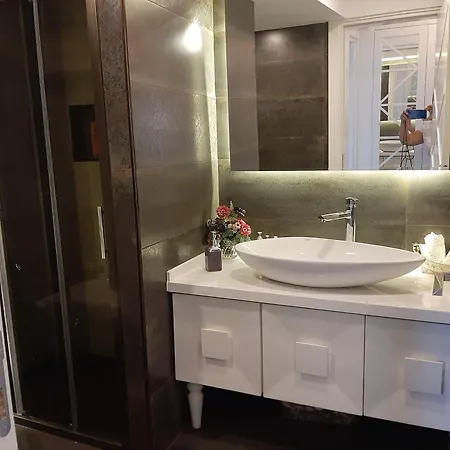 Newly Renovated In Kordon 아파트