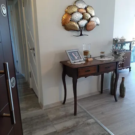 Newly Renovated In Kordon Apartament
