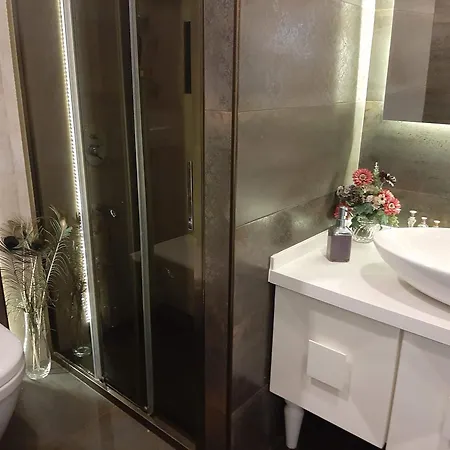 Newly Renovated In Kordon Apartament İzmir